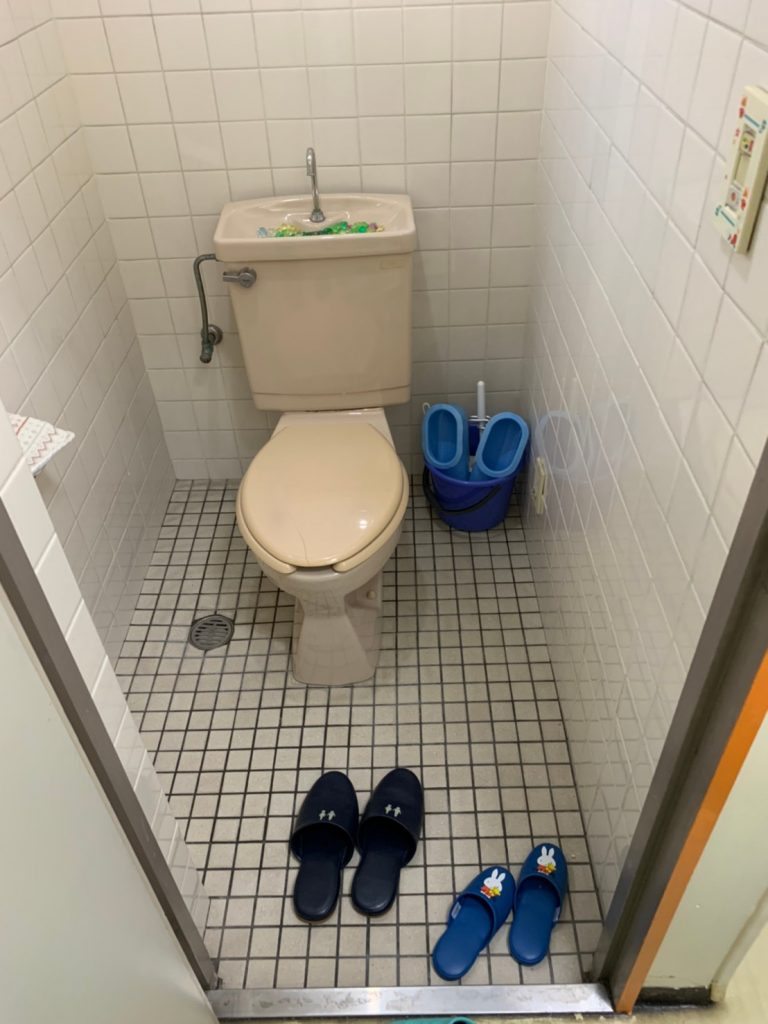 病院トイレ交換工事2箇所(お客様、職員用)