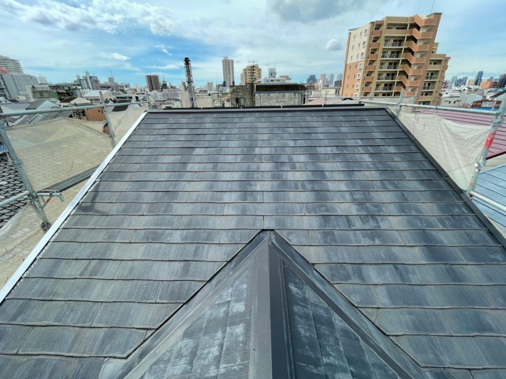暗色でシックなデザインに 屋根外壁塗装 大阪市城東区