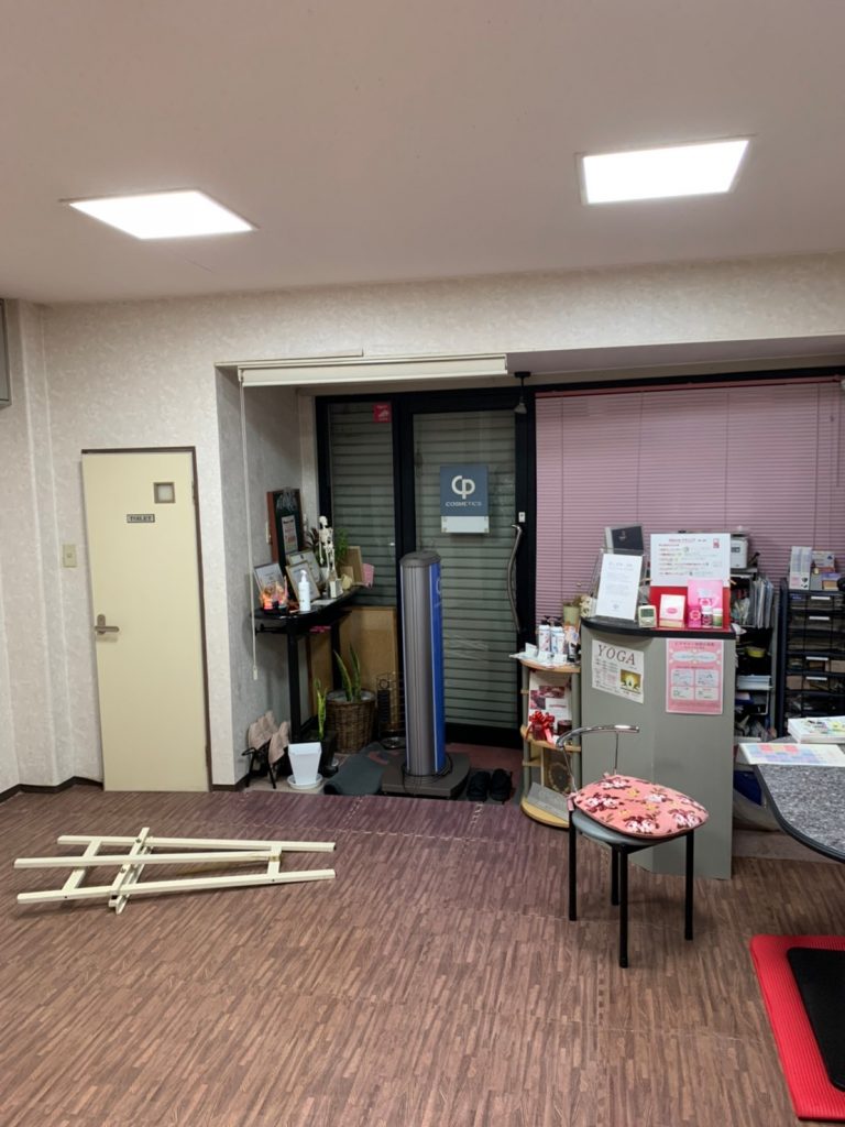ヨガスタジオの内装を一新 クロス床張替工事 大阪市西成区