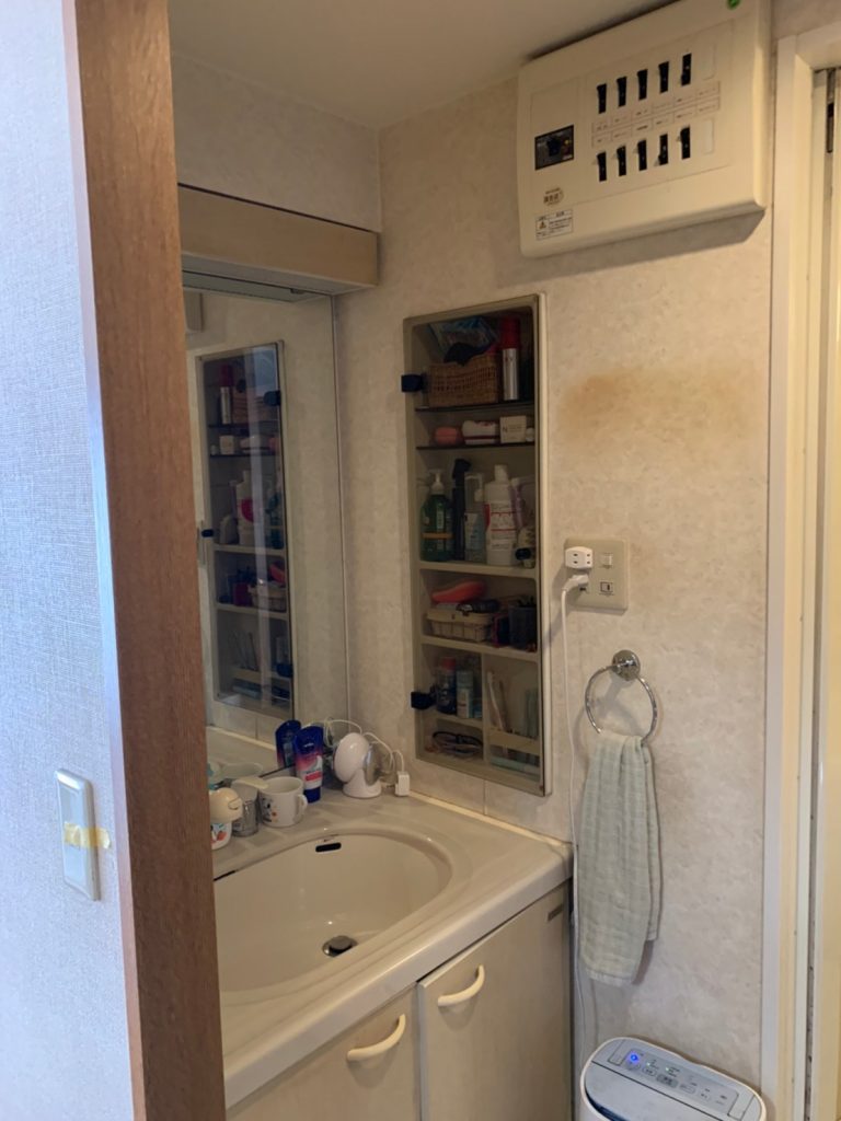 スマートで高級感ある洗面化粧台に お風呂洗面台交換工事 大阪市東成区