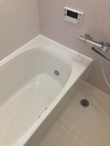 まるでシステムバスの様な仕上がりに お風呂交換工事 大阪市平野区