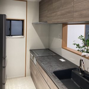 セラミックトップで高級感あるキッチンに