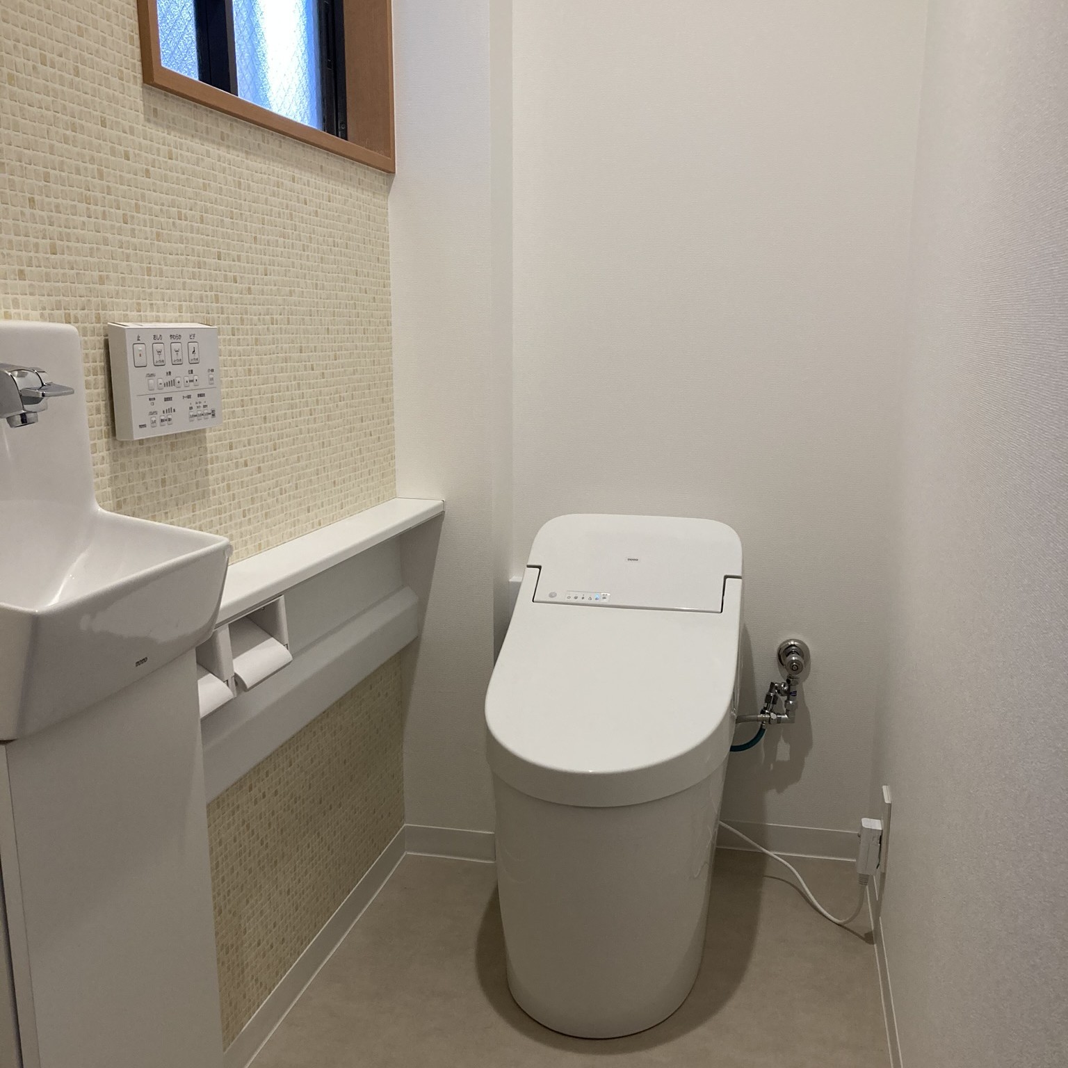 手洗器付きタンクレストイレ