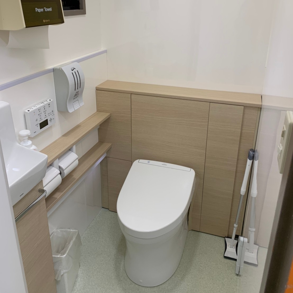 病院のトイレ交換工事(お客様用)