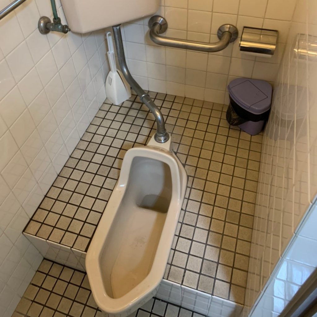 病院のトイレ交換工事(職員用 和式から洋式)