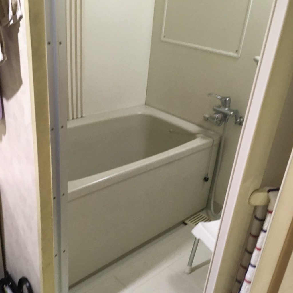 手摺設置で負担軽減 お風呂交換工事