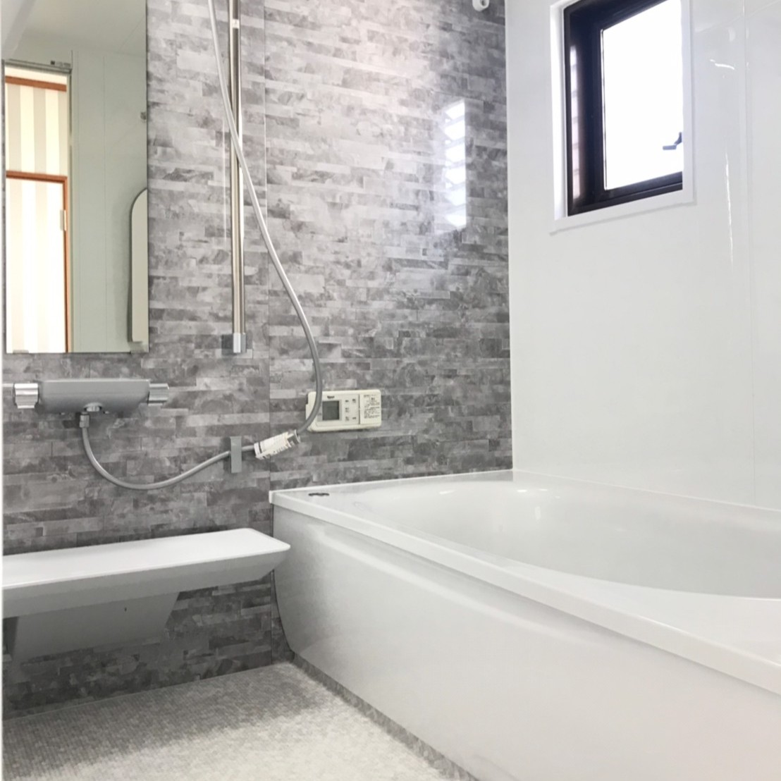 間仕切壁の移設で浴室拡張 お風呂交換工事